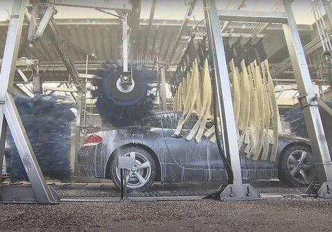 Как работает самая большая автомойка в мире (Видео)