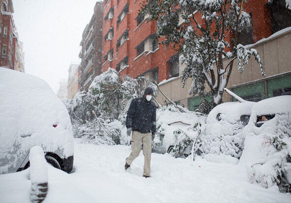 Мадрид парализовал самый мощный за 80 лет снегопад (Фото-Видео)