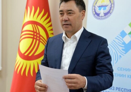 В Кыргызстане закончилось голосование на выборах президента и референдуме - Лидирует Садыр Жапаров