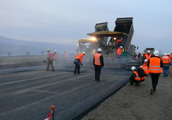 Сербия досрочно погасила задолженность перед Азербайджаном в рамках дорожного строительства