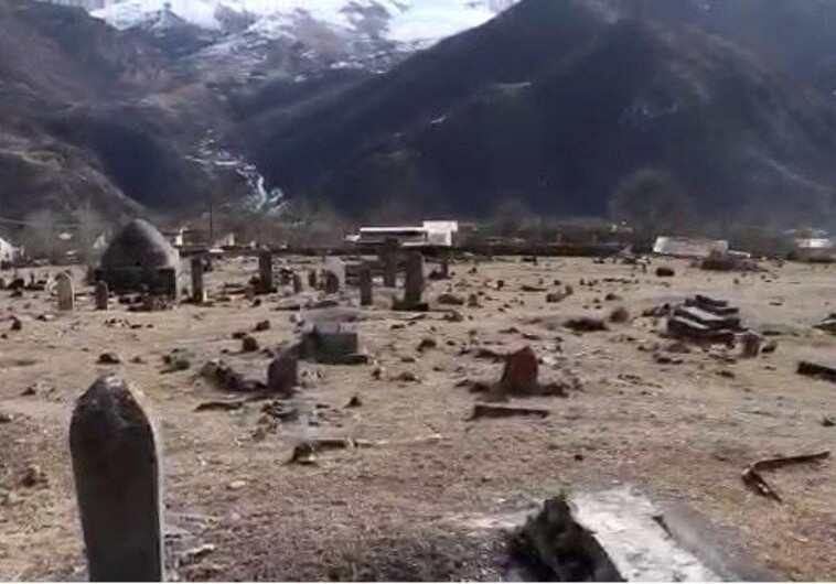 На кладбище в Кельбаджаре спустя 27 лет прозвучал азан (Видео)
