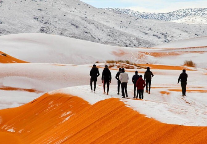 В пустыне Сахара выпал снег (Видео)