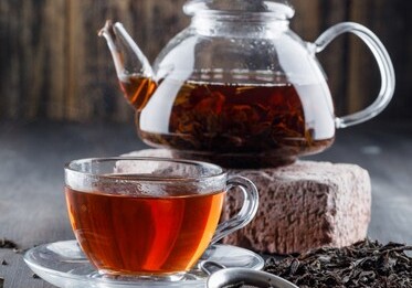 Ученые открыли способность чая убивать COVID-19 в слюне