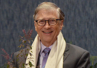 Билл Гейтс привился от коронавируса