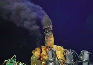 Ученые нашли почти 300 видов неизвестных бактерий в подводном вулкане