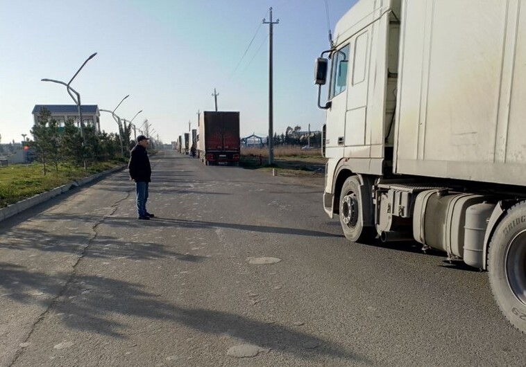 Принадлежащие Грузии грузовики застряли на ирано-азербайджанской границе