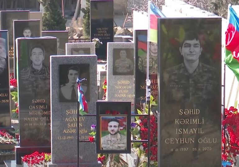 Похороненные на общегородском кладбище Баку останки 18 шехидов перезахоронены на Аллее шехидов