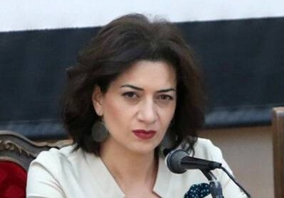 Супруга премьер-министра Армении вылетела в США