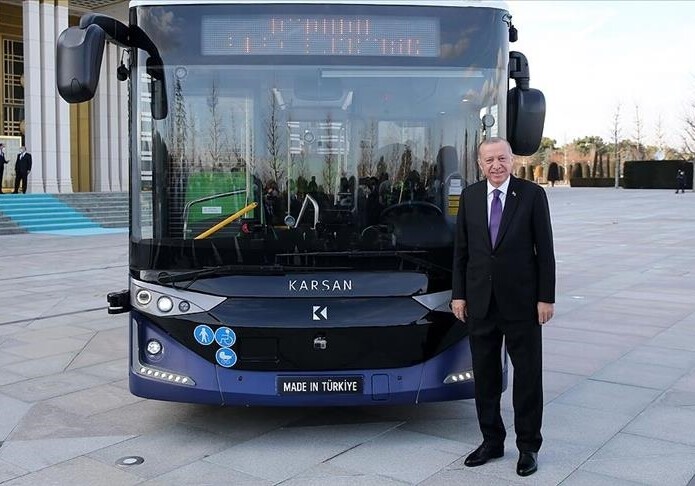 Эрдоган протестировал первый отечественный беспилотный электробус (Фото)