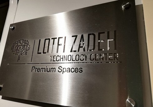 В Баку открылся Центр технологий имени Лютфи Заде (Фото)