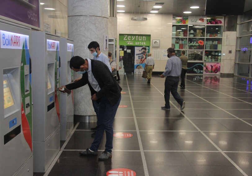 Вестибюли станций Бакметрополитена открылись для пополнения баланса BakıKART (Фото)