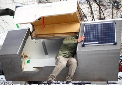 В Германии создали автономные капсулы с солнечными панелями для бездомных (Фото)