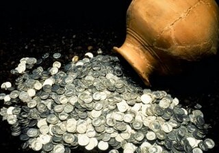Кувшин с монетами времен Древнего Рима найден в Турции