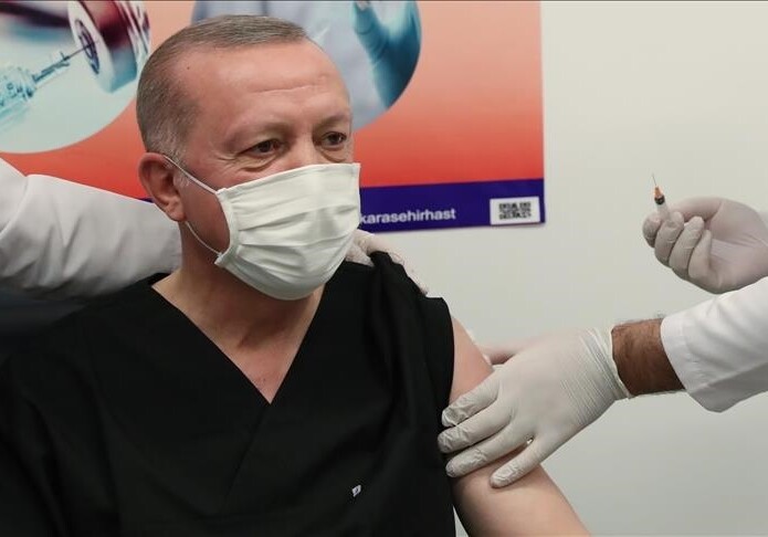 Эрдоган привился второй дозой вакцины от коронавируса