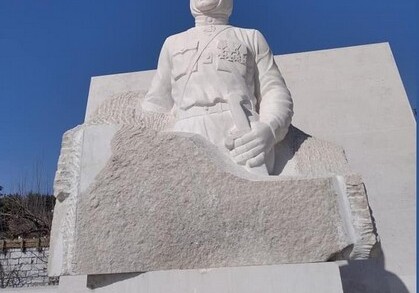 «Это провокация!» – Российские политики и эксперты осуждают установку памятника Нжде в Карабахе