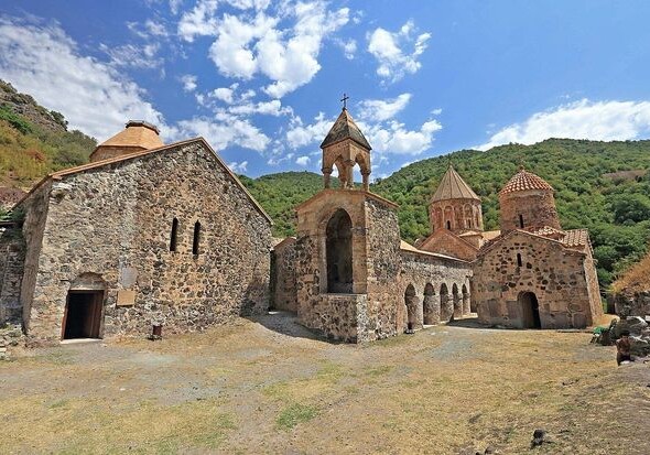 Caliber: Российский священнослужитель будет выдворен из Карабаха (Фото)