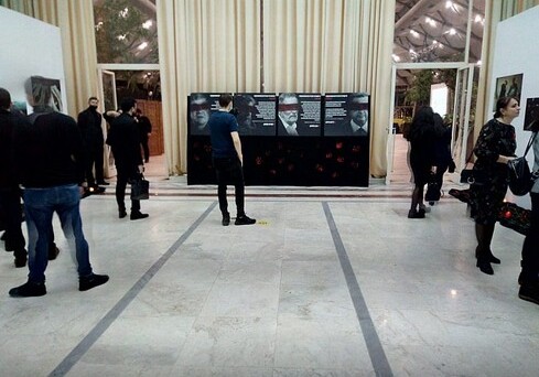 Вечер памяти жертв трагедии в Ходжалы проходит в павильоне Азербайджана на ВДНХ (Фото)