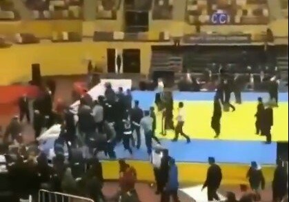 На соревнованиях по дзюдо в Дагестане произошла массовая драка (Видео)