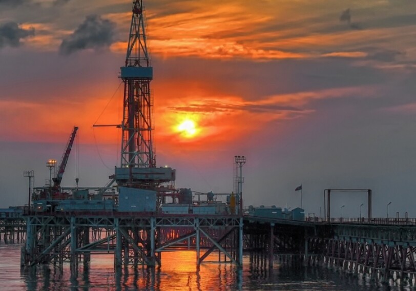 Цена барреля нефти «Азери Лайт» снизилась 