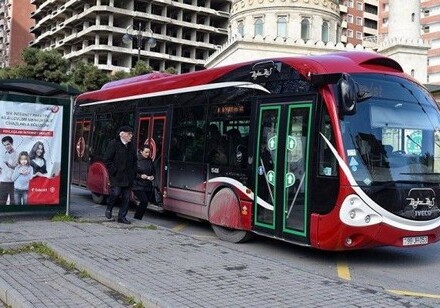 В Баку будут изменены схемы движения четырех автобусных маршрутов