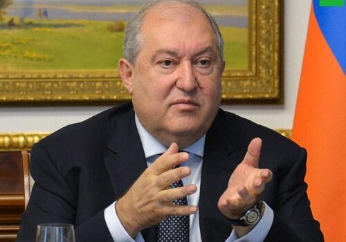 Президент Армении пригласил на встречу Пашиняна и оппозицию