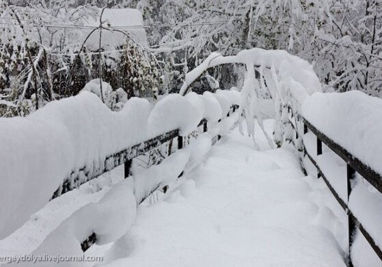 В селе Лаза Гусарского района выпало 20 см снега