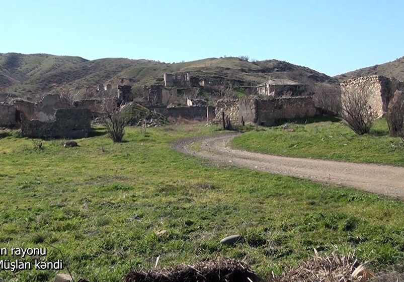 Видеокадры из села Гыраг Мюшлан Зангиланского района 