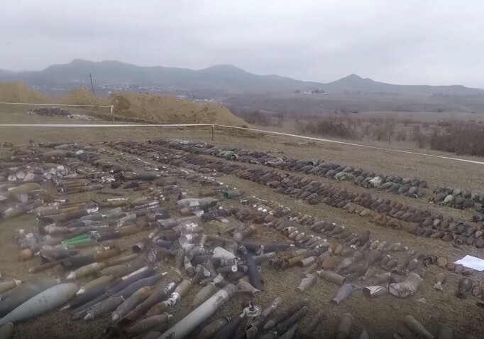 Миротворцы уничтожили за сутки около 120 взрывоопасных предметов в Карабахе (Фото)