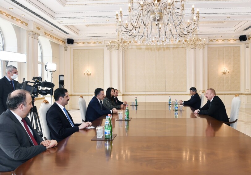 Президент Ильхам Алиев принял делегацию во главе с министром сельского и лесного хозяйства Турции (Фото)