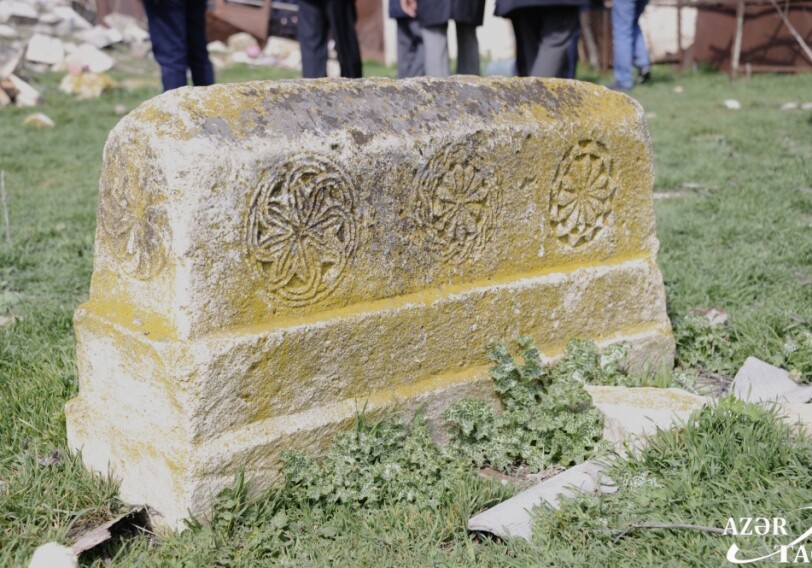 Руководители политпартий и политологи посетили в Агдаме кладбище Имарет, Музей хлеба и Шехидляр хиябаны (Фото)