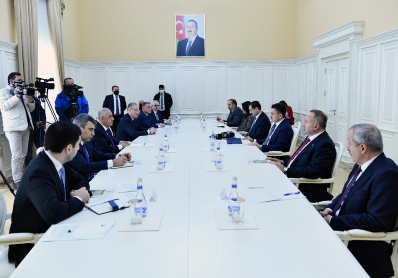 Премьер-министр Али Асадов встретился с министром сельского и лесного хозяйства Турции