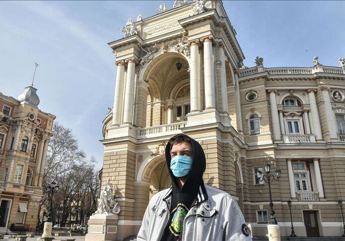 За сутки коронавирус обнаружен еще у 15 292 граждан Украины