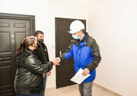 Жителям Гянджи, пострадавшим от армянского террора, выдали новые квартиры (Фото)