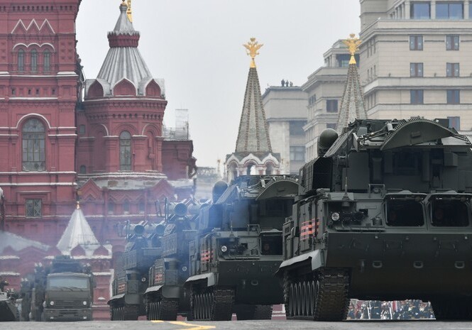 Военные парады по случаю Дня Победы пройдут в 28 городах России - С участием более 12 тыс. человек 