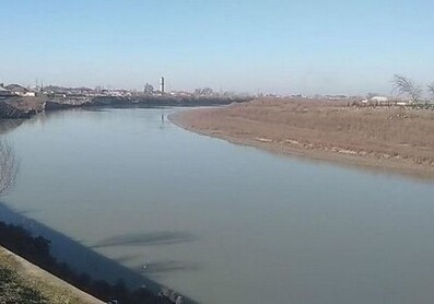 Уровень воды в Куре снова снижается (Видео)