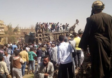 В Египте при столкновении двух поездов погибли 32 человека (Видео)