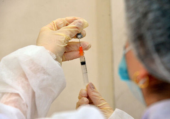 В Баку начался второй этап вакцинации работников образования (Фото)