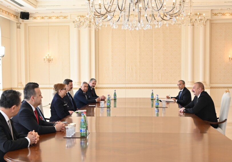 Ильхам Алиев принял делегацию во главе с министром торговли Турции (Фото-Обновлено)