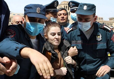 Акция протеста в Ереване: полиция начала задержания (Видео)