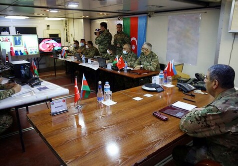 Министры обороны Азербайджана и Турции понаблюдали за единой системой автоматизированного управления армий двух стран (Фото-Видео)