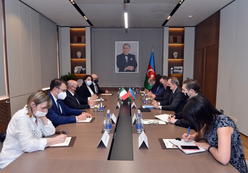 Обсуждены перспективы сотрудничества между Азербайджаном и Италией в экономической, энергетической и гуманитарной сферах