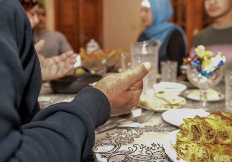 Не берите грех на душу: почему в пандемию гостей на ифтар лучше не приглашать