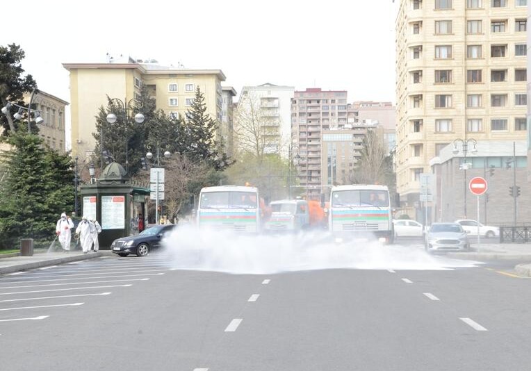 На улицах Баку проводится очередная дезинфекция (Фото-Видео-Добавлено)