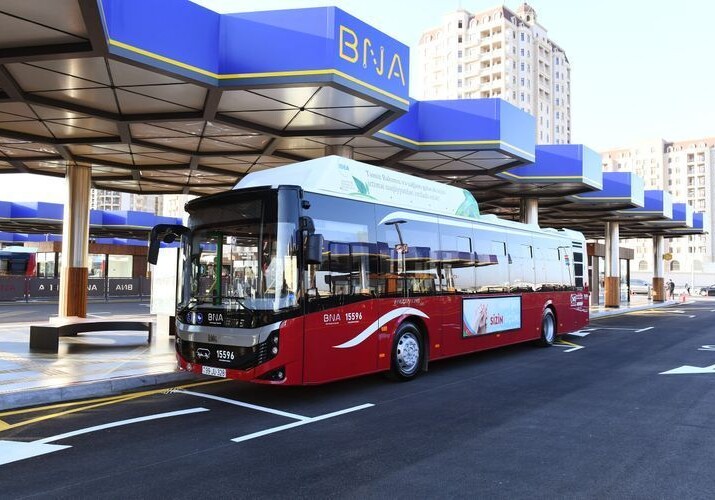 В Баку изменена схема движения двух маршрутных автобусов