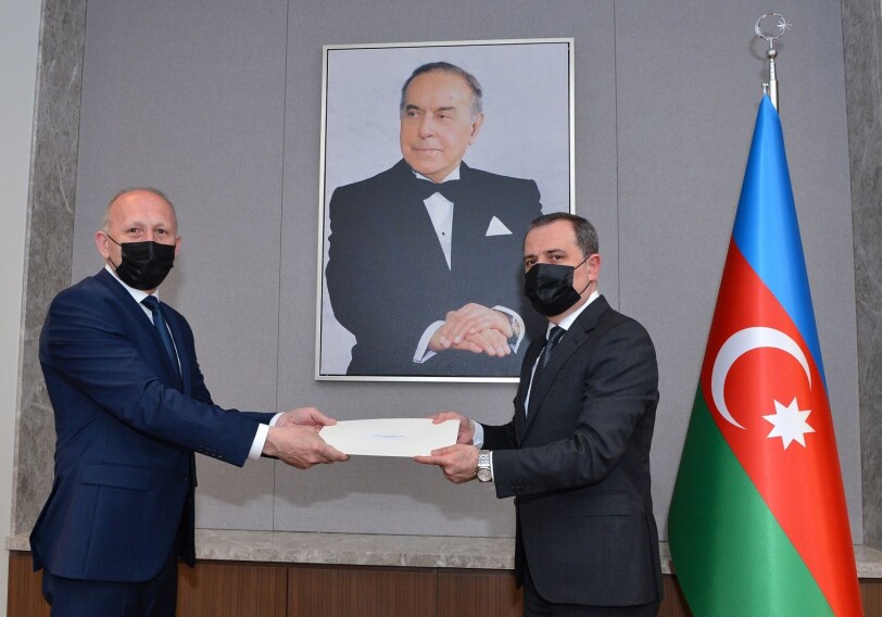Глава МИД Азербайджана принял новоназначенного посла Сербии (Фото)