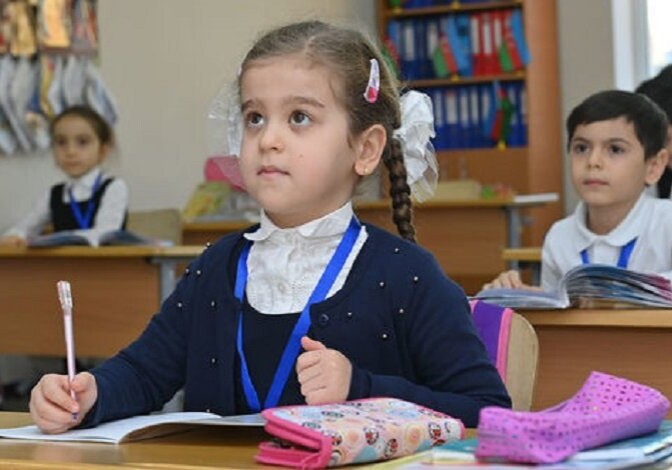 Управление образования Баку ответит на вопросы родителей в связи с приемом детей в 1-ый класс