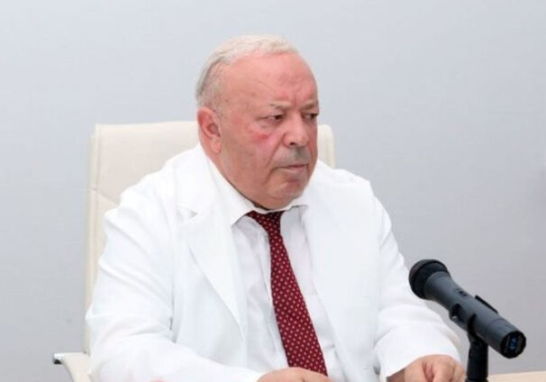 Главврач одной из известных больниц Баку лишился должности