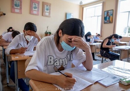 Сегодня более 12 тысяч азербайджанских школьников сдают выпускные экзамены