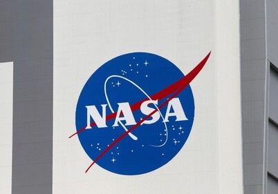 НАСА приостановило контракт со Space X по лунному модулю