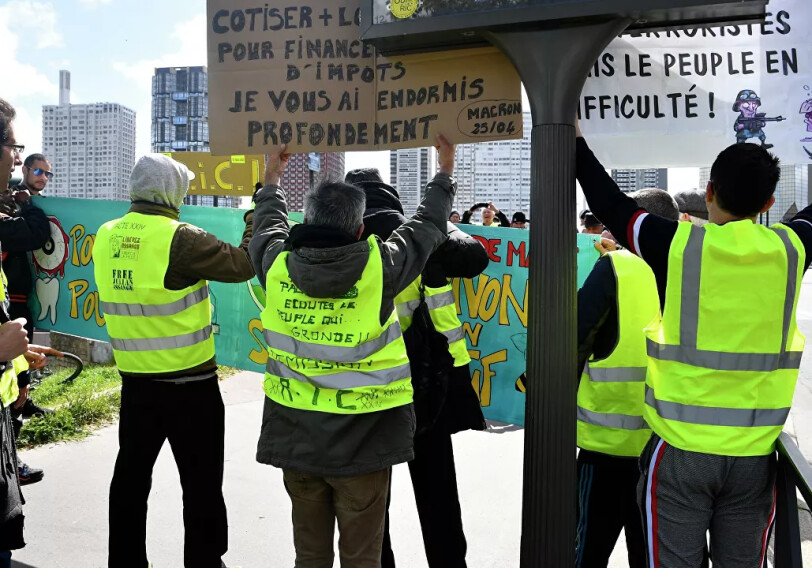 В Париже «желтые жилеты» вышли на первомайскую демонстрацию